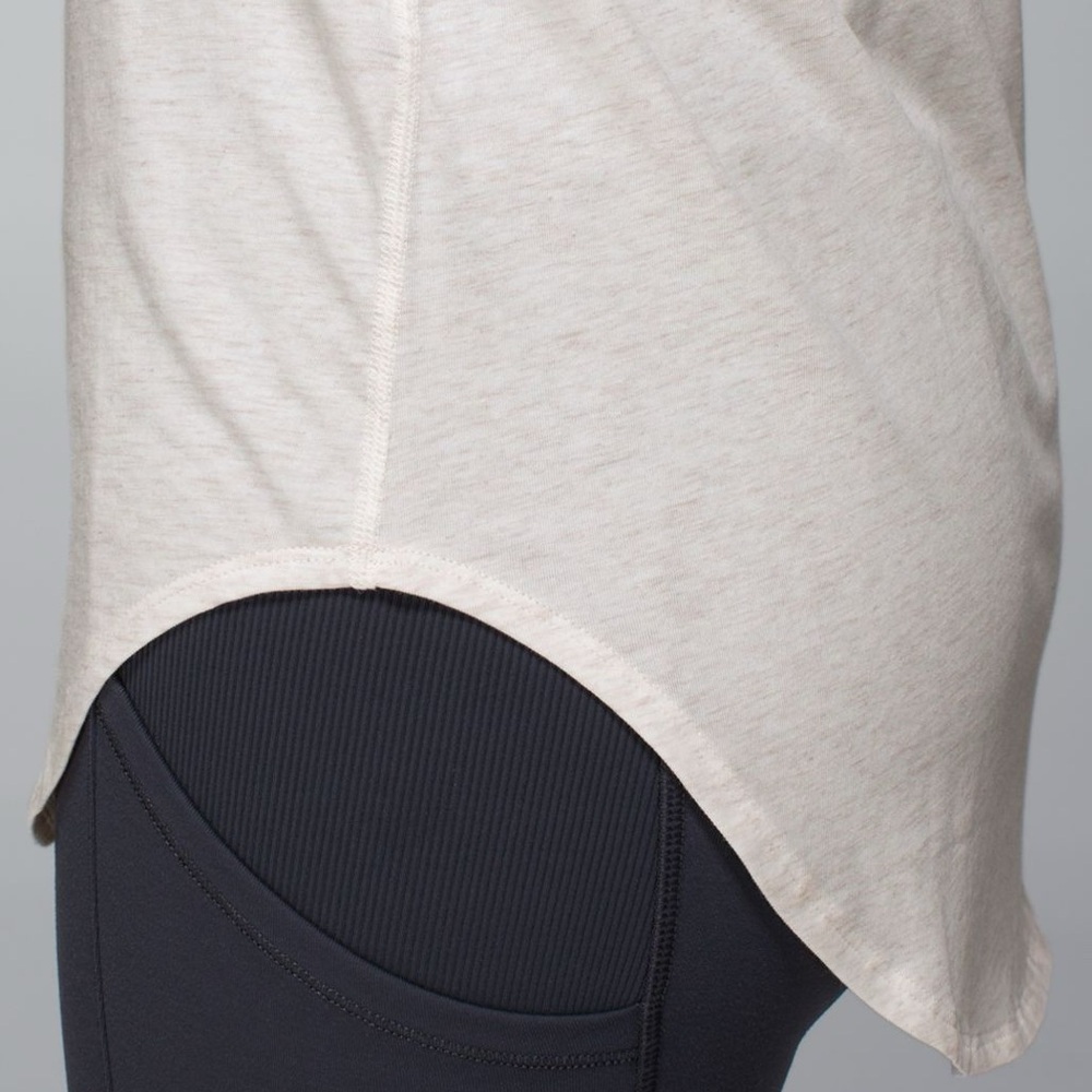 Lululemon Yogi Racerback Tank Top in Heathered Angel White Cream Size 0 - Picture 4 of 11